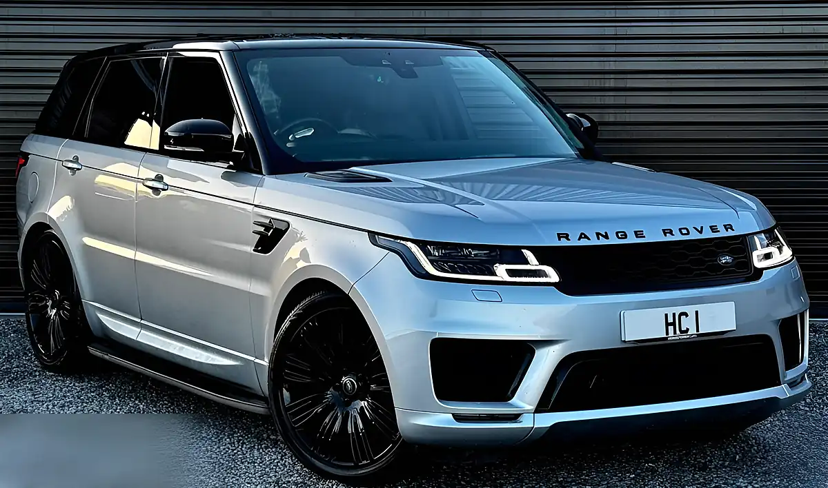 Used 2017 Land Rover Discovery Se Silver - Interior and Exterior details 9