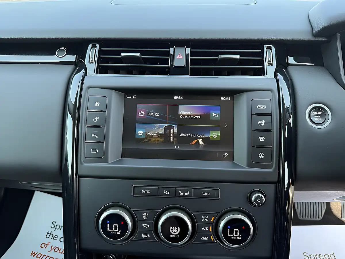 Used 2017 Land Rover Discovery Se Silver - Interior and Exterior details 12