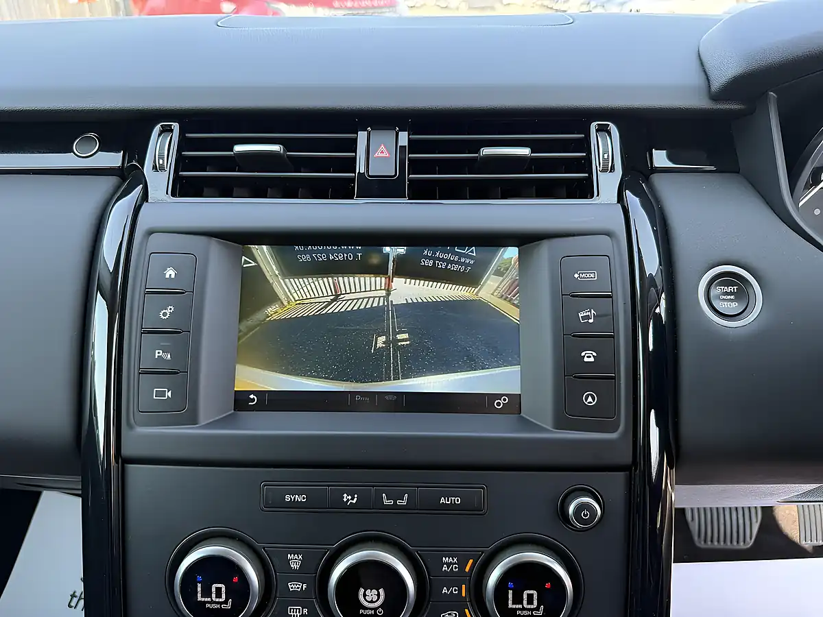 Used 2017 Land Rover Discovery Se Silver - Interior and Exterior details 13