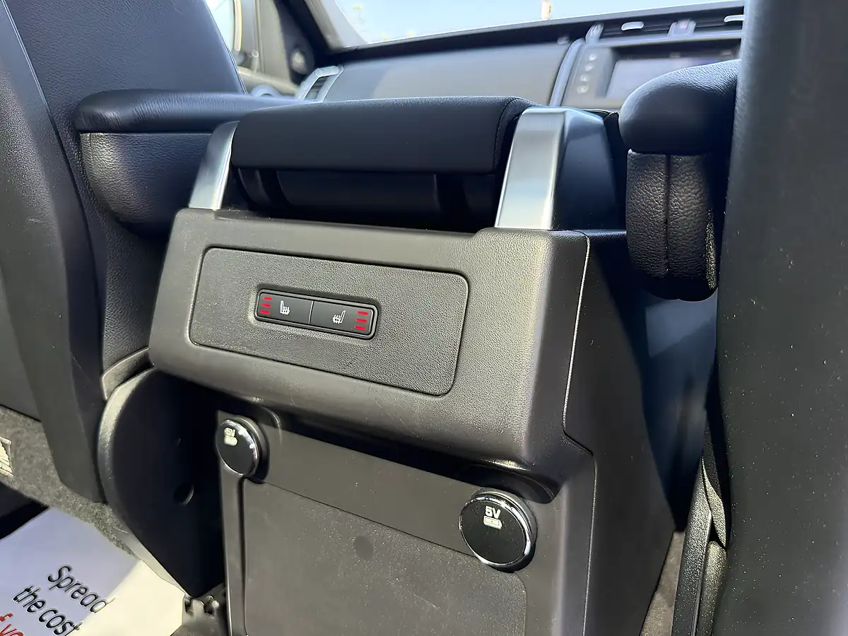 Used 2017 Land Rover Discovery Se Silver - Interior and Exterior details 15
