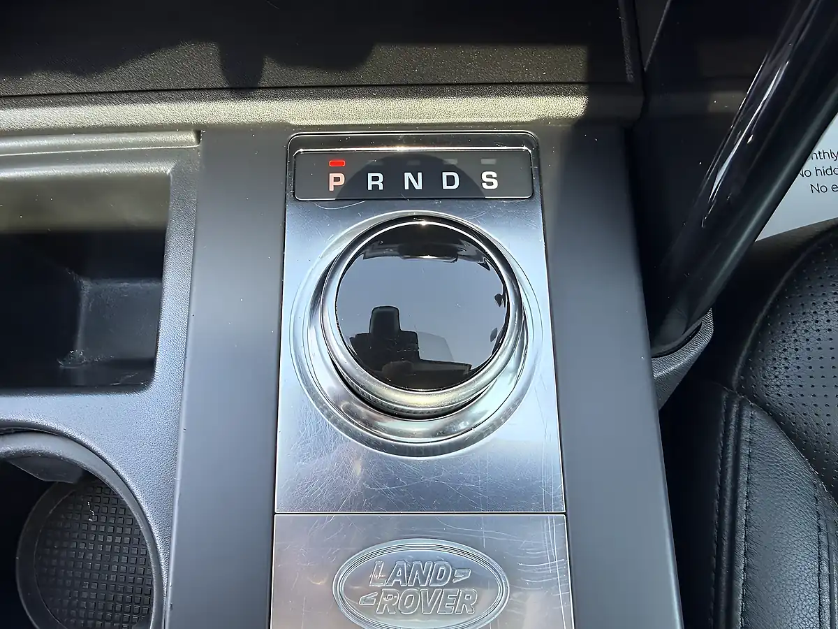 Used 2017 Land Rover Discovery Se Silver - Interior and Exterior details 20