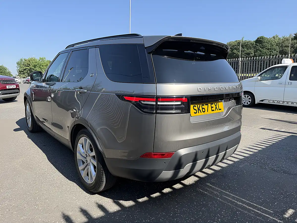 Used 2017 Land Rover Discovery Se Silver - Interior and Exterior details 9