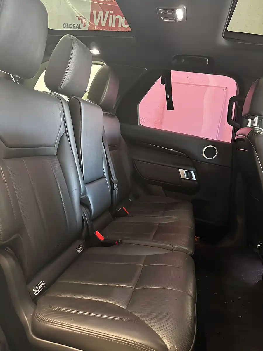 Used 2017 Land Rover Discovery Se White - Interior and Exterior details 10