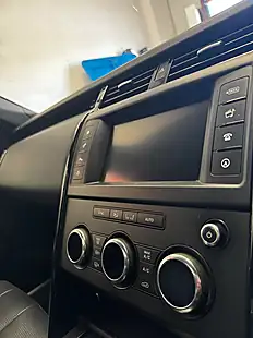 Used 2017 Land Rover Discovery Se White - Interior and Exterior details 11