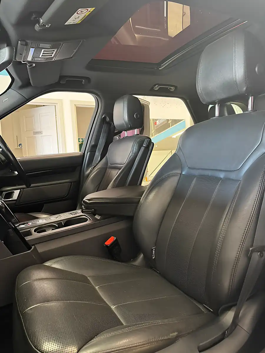 Used 2017 Land Rover Discovery Se White - Interior and Exterior details 13