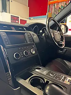 Used 2017 Land Rover Discovery Se White - Interior and Exterior details 6