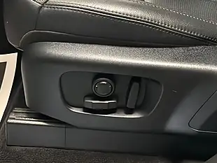 Used 2017 Land Rover Discovery Se White - Interior and Exterior details 11