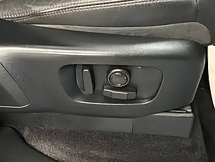 Used 2017 Land Rover Discovery Se White - Interior and Exterior details 13
