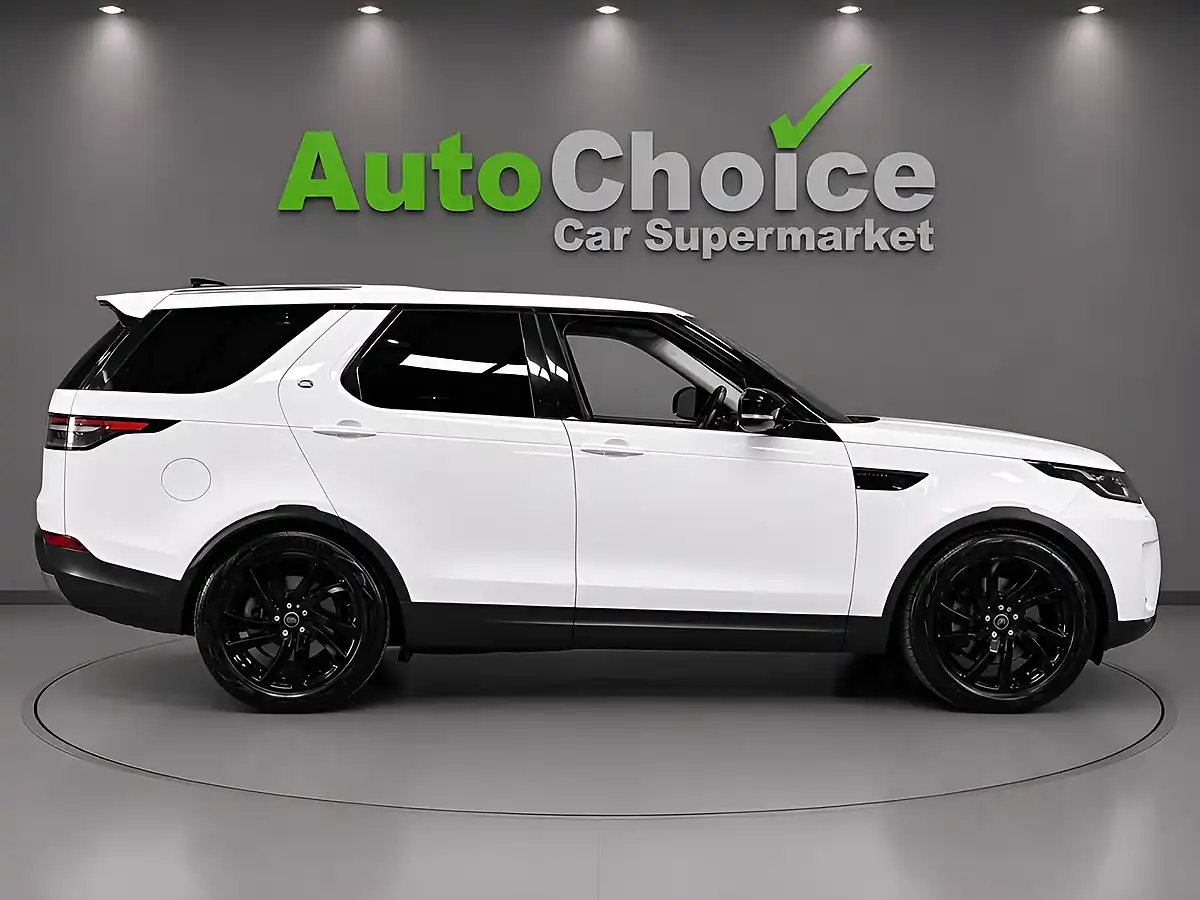 Used 2017 Land Rover Discovery Se White - Interior and Exterior details 8