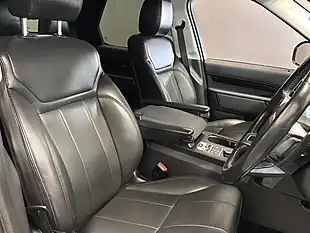 Used 2017 Land Rover Discovery Se White - Interior and Exterior details 9
