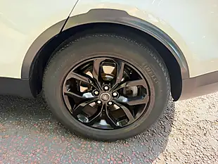 Used 2017 Land Rover Discovery Se White - Interior and Exterior details 14