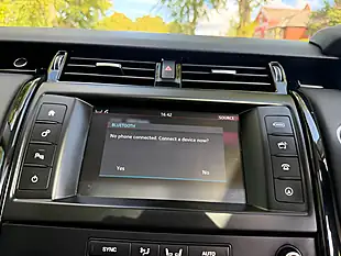 Used 2017 Land Rover Discovery Se White - Interior and Exterior details 17