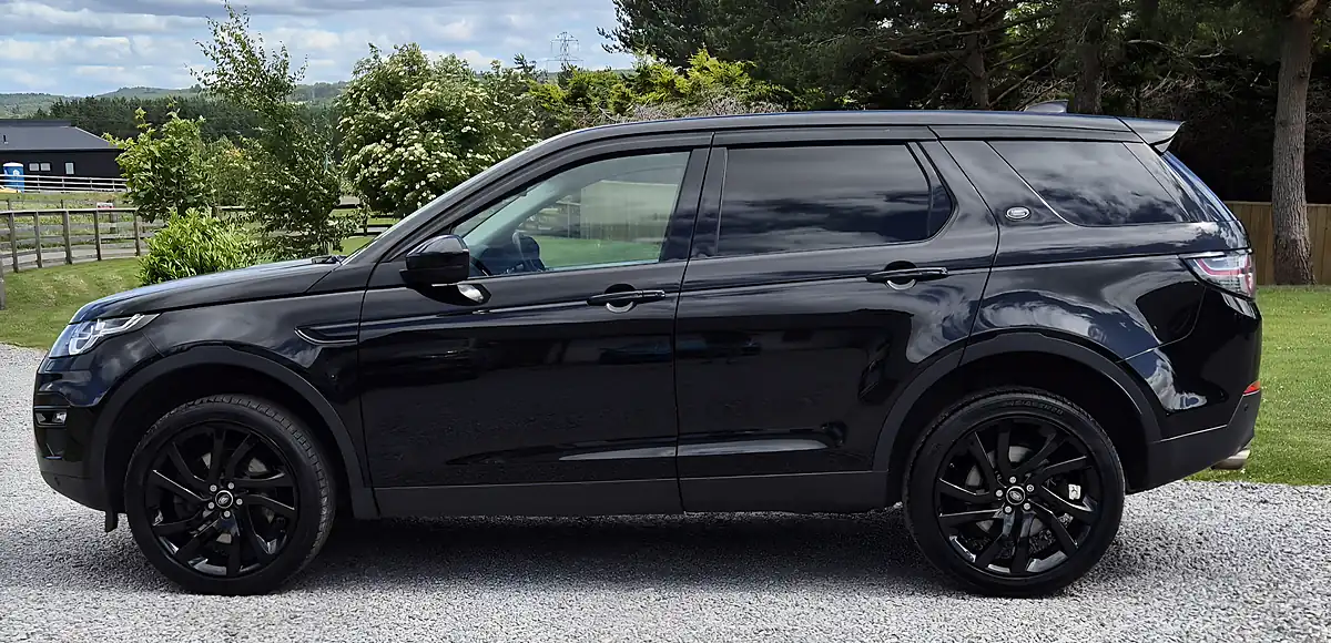 Used 2017 Land Rover Discovery Sport Hse Black Black - Interior and Exterior details 5