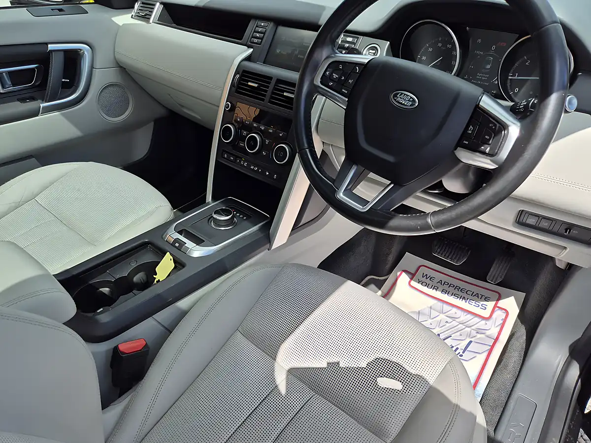 Used 2017 Land Rover Discovery Sport Hse Black Black - Interior and Exterior details 8