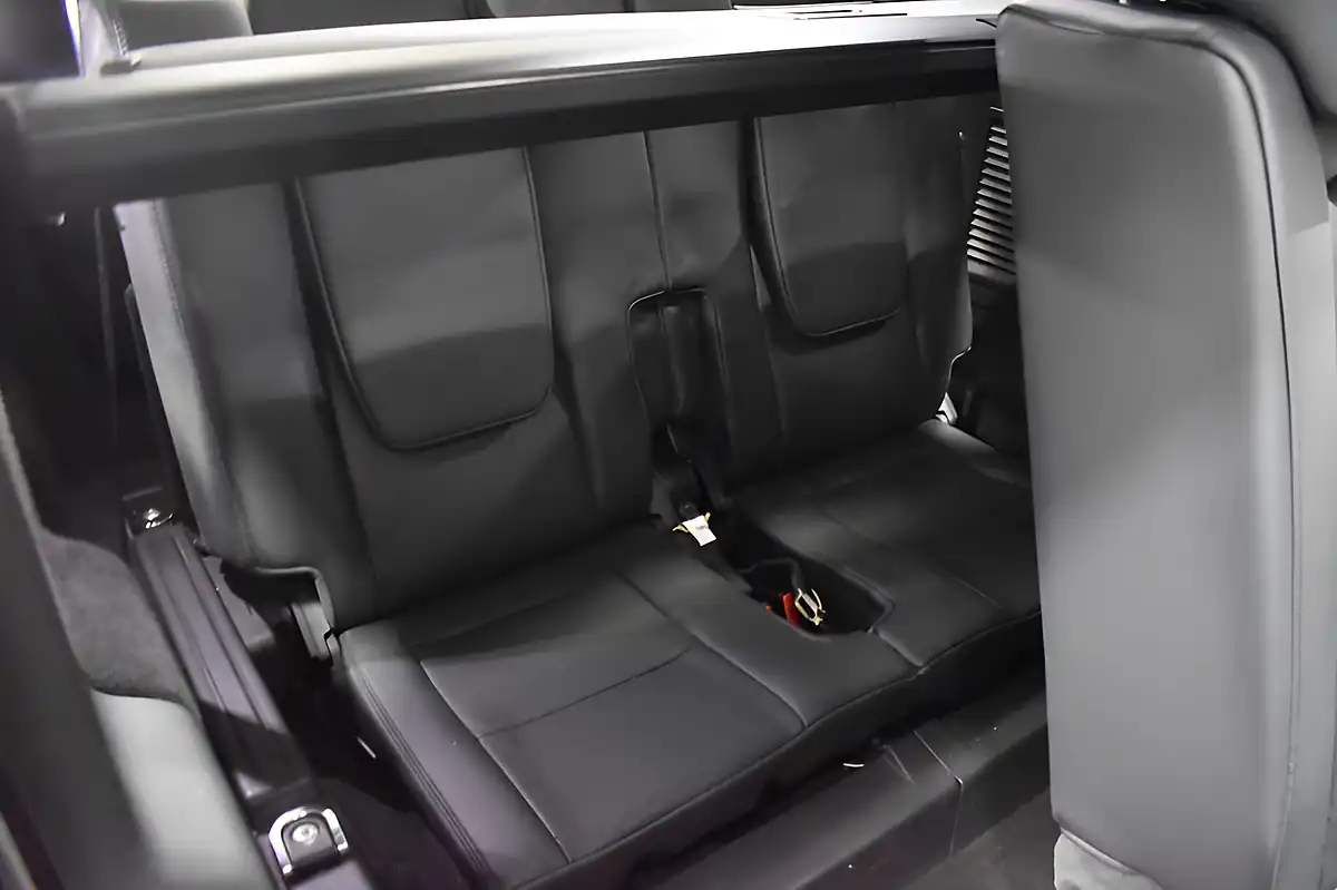 Used 2017 Land Rover Discovery Sport Hse Black Black - Interior and Exterior details 11