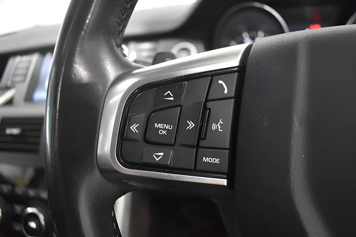 Used 2017 Land Rover Discovery Sport Hse Black Black - Interior and Exterior details 12