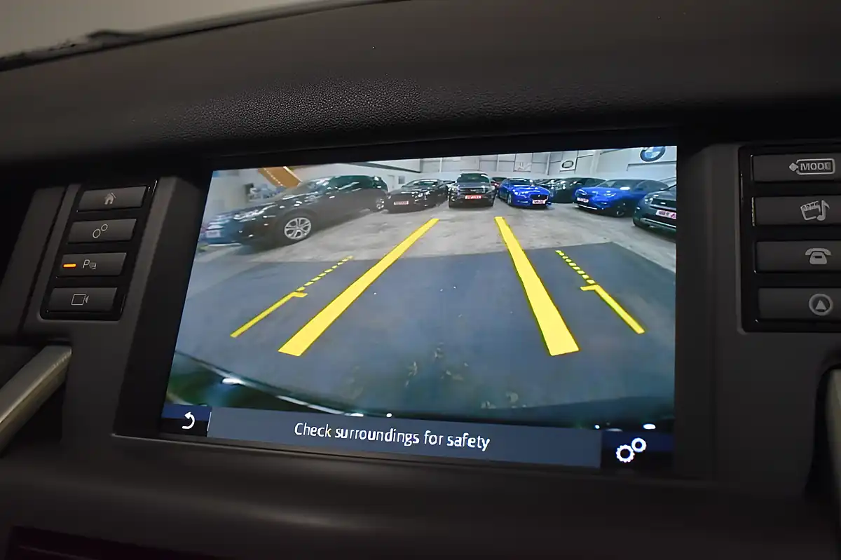 Used 2017 Land Rover Discovery Sport Hse Black Black - Interior and Exterior details 13