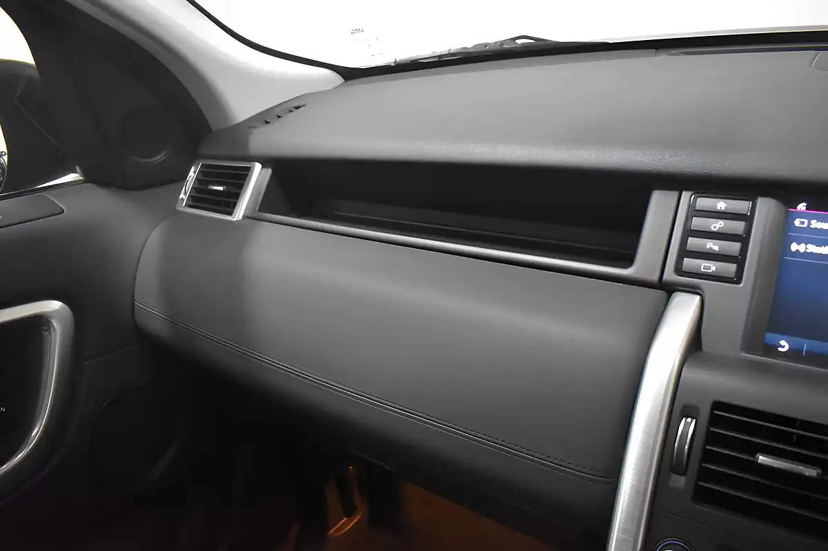 Used 2017 Land Rover Discovery Sport Hse Black Black - Interior and Exterior details 16