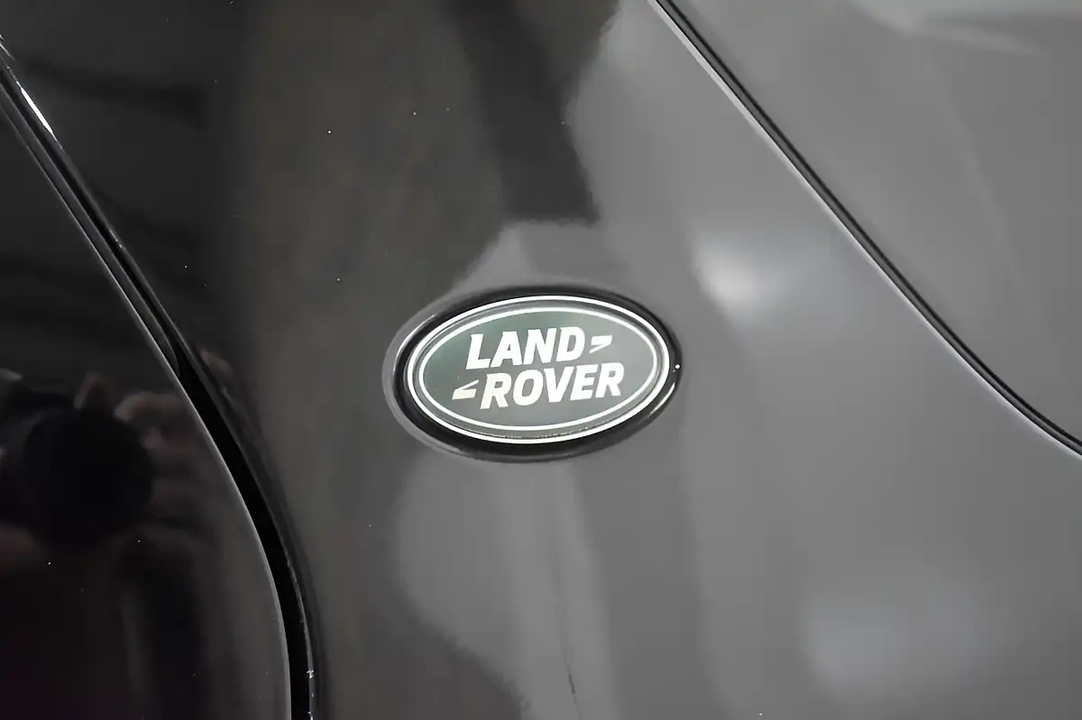 Used 2017 Land Rover Discovery Sport Hse Black Black - Interior and Exterior details 17
