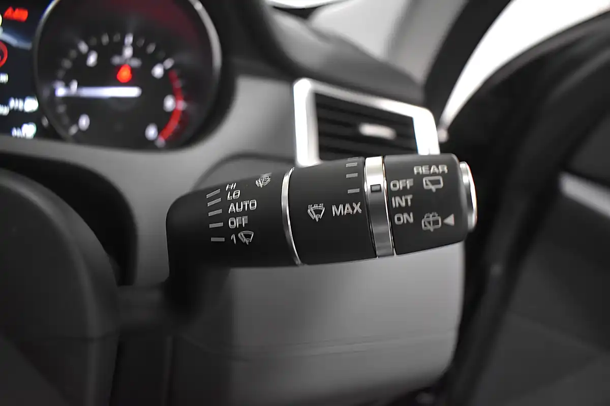 Used 2017 Land Rover Discovery Sport Hse Black Black - Interior and Exterior details 20