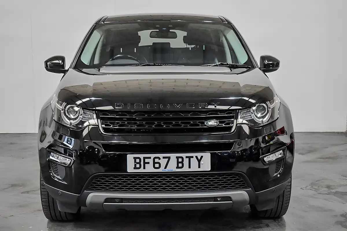 Used 2017 Land Rover Discovery Sport Hse Black Black - Interior and Exterior details 4