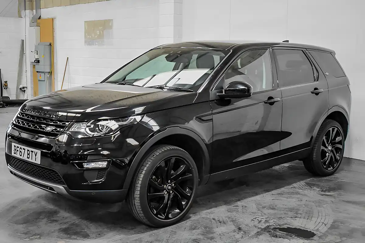 Used 2017 Land Rover Discovery Sport Hse Black Black - Interior and Exterior details 5