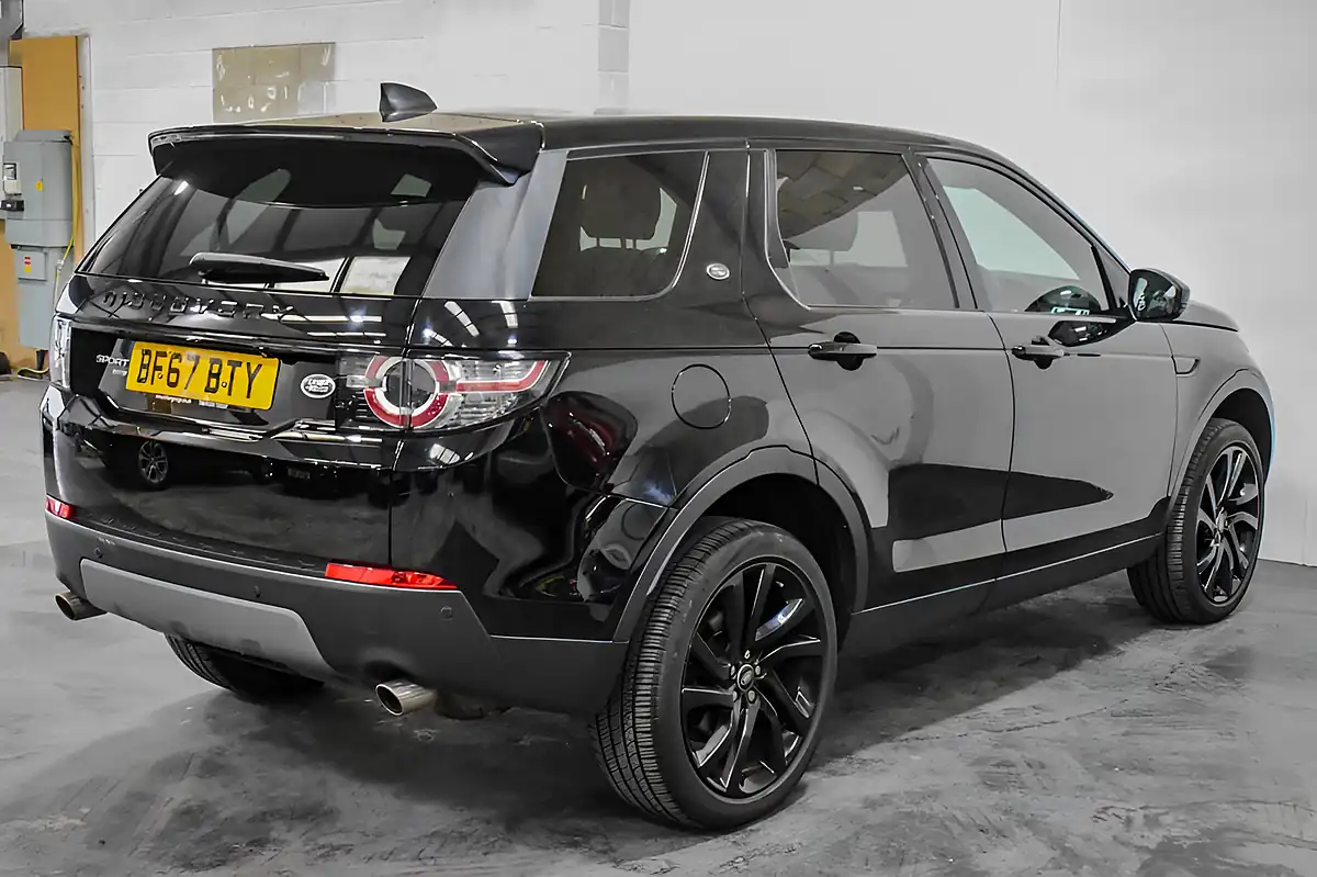 Used 2017 Land Rover Discovery Sport Hse Black Black - Interior and Exterior details 6