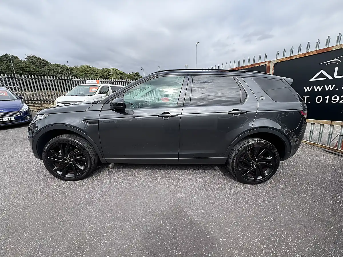 Used 2017 Land Rover Discovery Sport Hse Black Grey - Interior and Exterior details 5