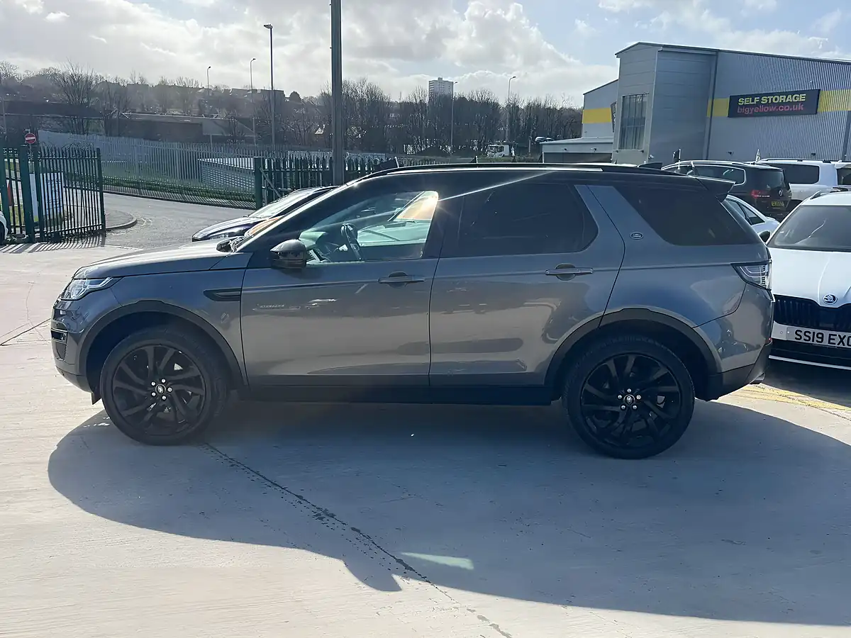 Used 2017 Land Rover Discovery Sport Hse Black Grey - Interior and Exterior details 8