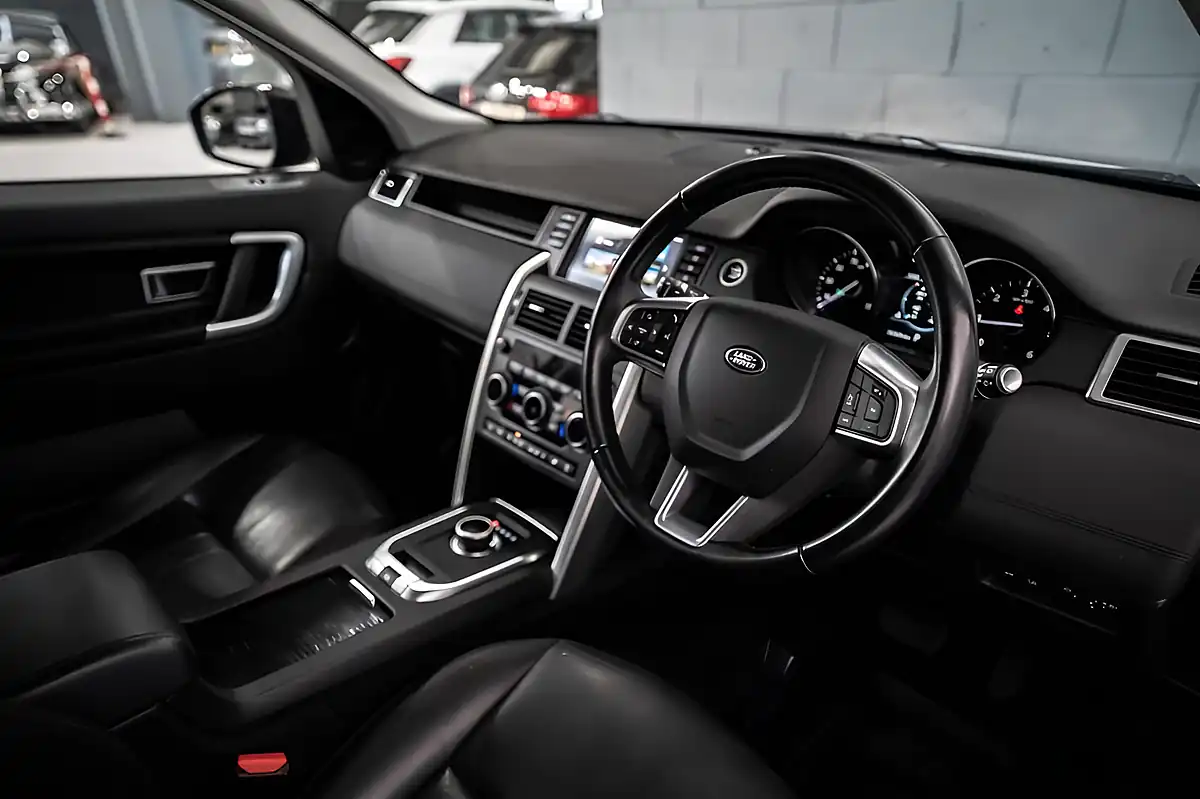 Used 2017 Land Rover Discovery Sport Hse Black - Interior and Exterior details 10