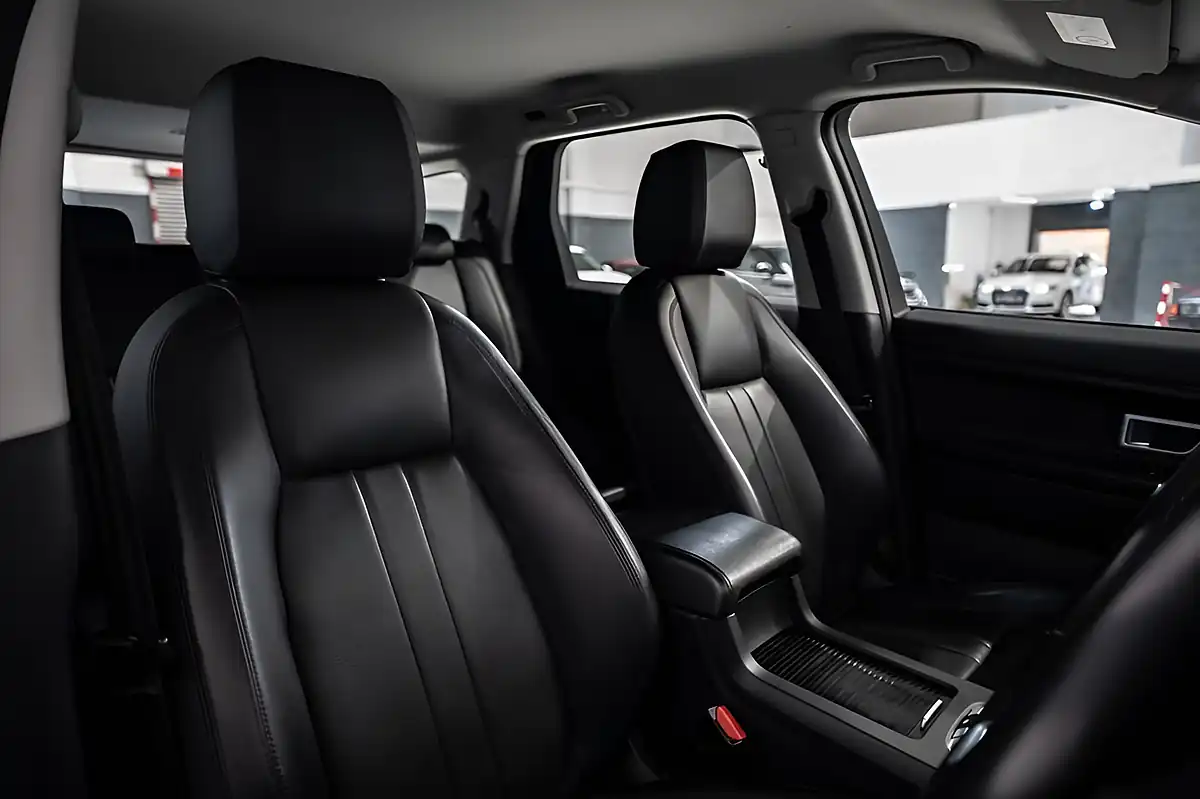 Used 2017 Land Rover Discovery Sport Hse Black - Interior and Exterior details 11