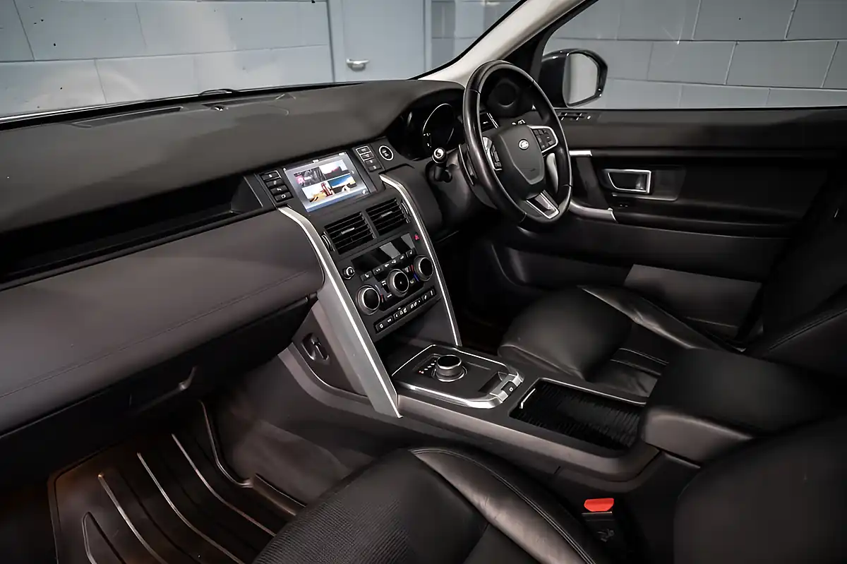 Used 2017 Land Rover Discovery Sport Hse Black - Interior and Exterior details 14