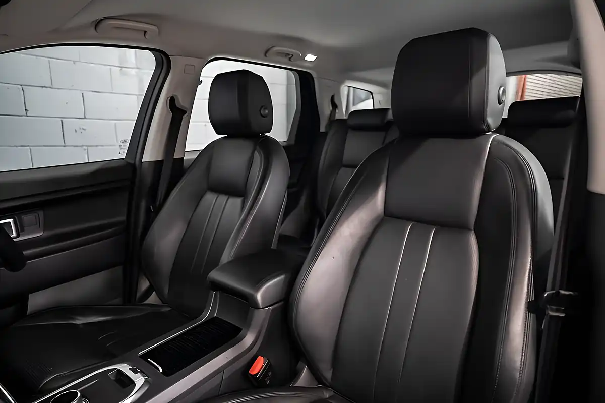 Used 2017 Land Rover Discovery Sport Hse Black - Interior and Exterior details 15