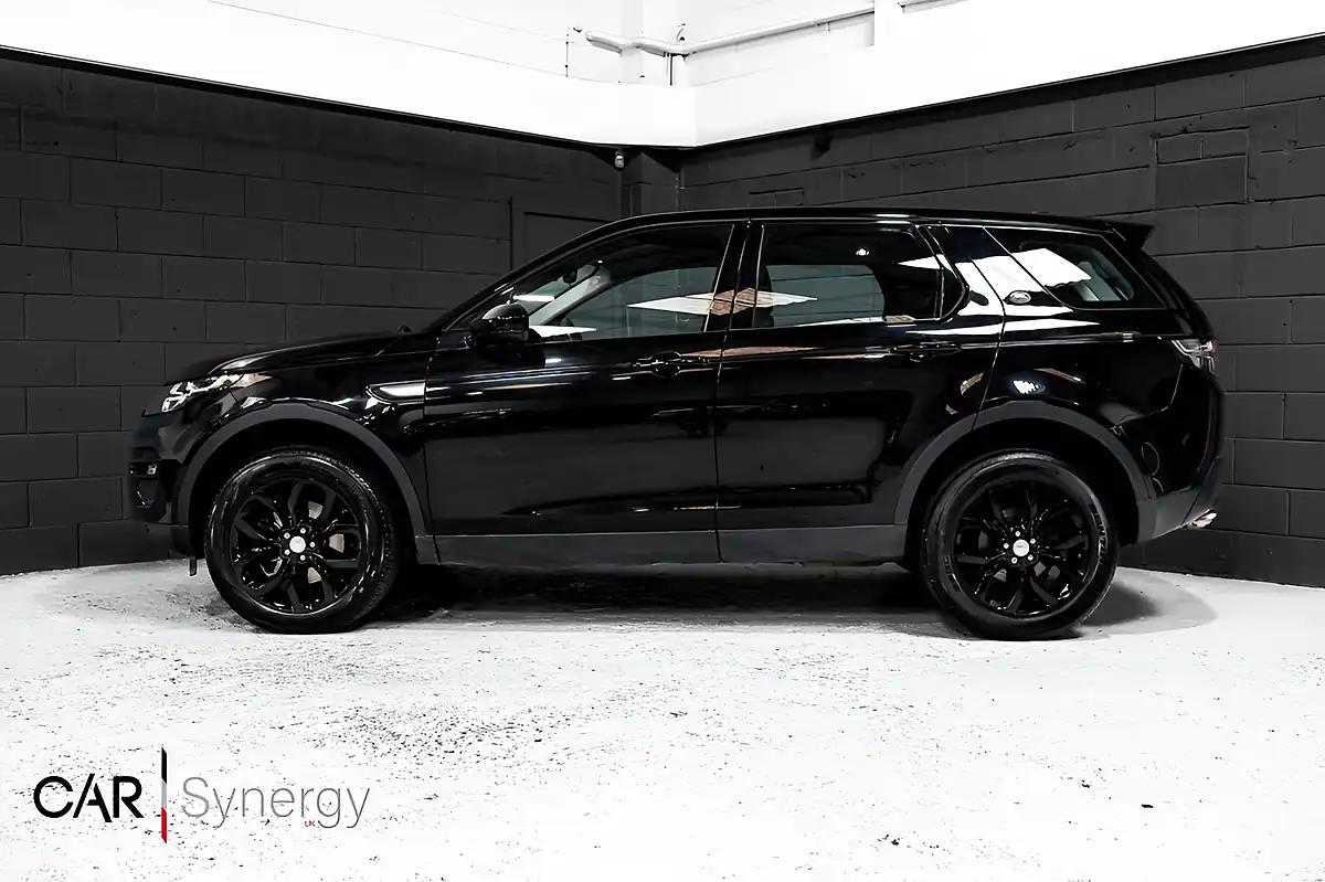 Used 2017 Land Rover Discovery Sport Hse Black - Interior and Exterior details 4