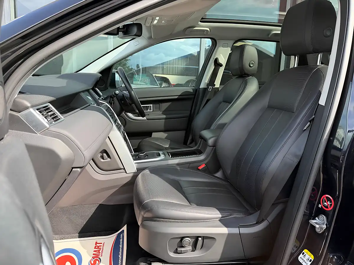 Used 2017 Land Rover Discovery Sport Hse Black - Interior and Exterior details 3