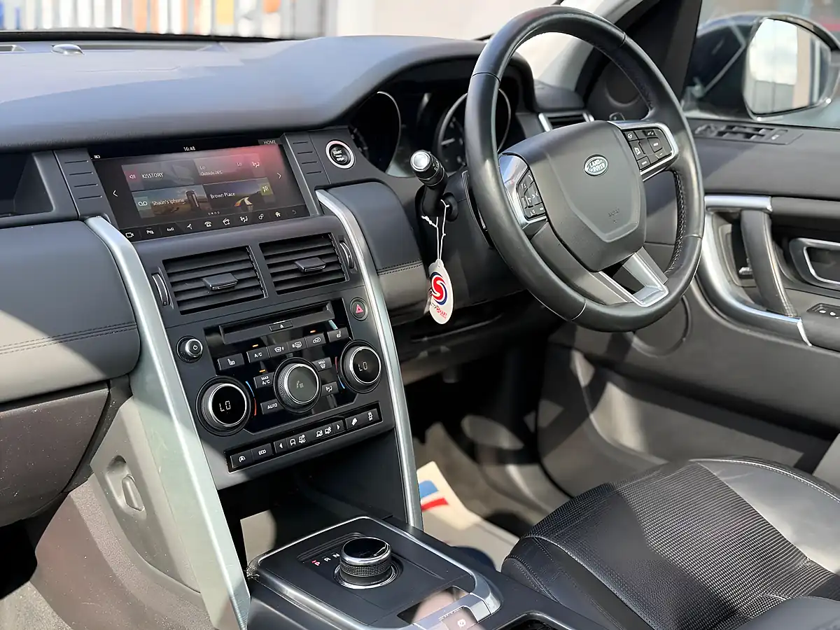 Used 2017 Land Rover Discovery Sport Hse Black - Interior and Exterior details 4