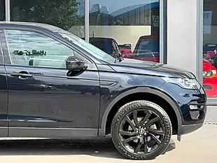 Used 2017 Land Rover Discovery Sport Hse Black - Interior and Exterior details 9