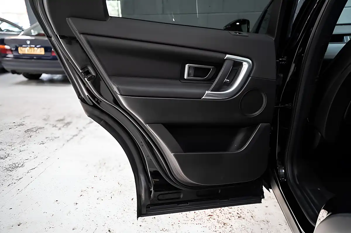 Used 2017 Land Rover Discovery Sport Hse Black - Interior and Exterior details 12