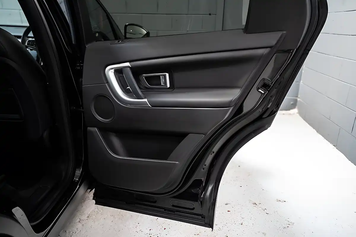 Used 2017 Land Rover Discovery Sport Hse Black - Interior and Exterior details 13