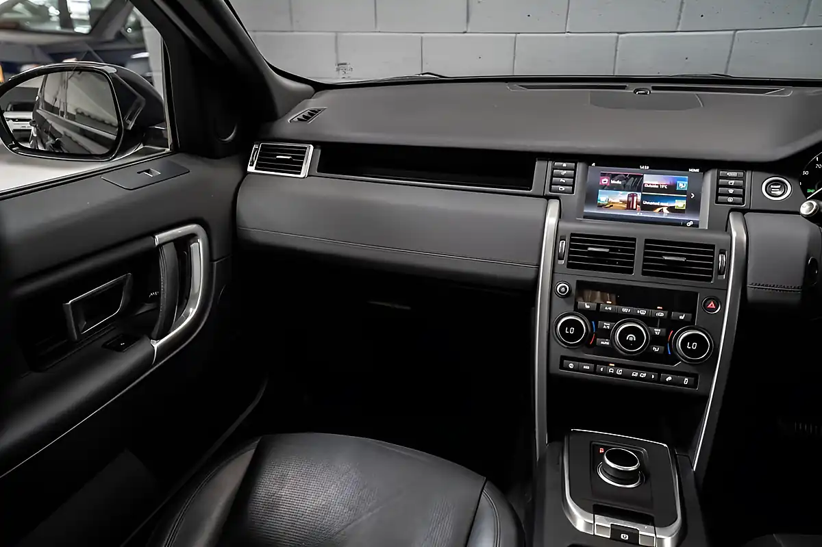 Used 2017 Land Rover Discovery Sport Hse Black - Interior and Exterior details 14