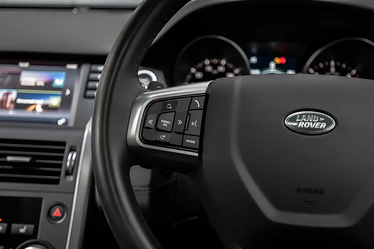 Used 2017 Land Rover Discovery Sport Hse Black - Interior and Exterior details 15