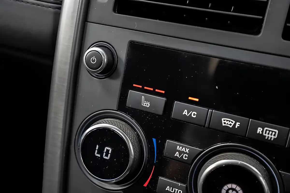 Used 2017 Land Rover Discovery Sport Hse Black - Interior and Exterior details 17