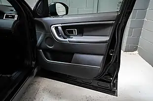 Used 2017 Land Rover Discovery Sport Hse Black - Interior and Exterior details 8