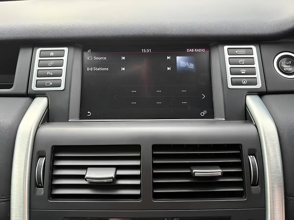 Used 2017 Land Rover Discovery Sport Hse Black Red - Interior and Exterior details 14