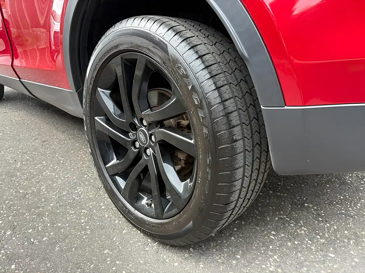 Used 2017 Land Rover Discovery Sport Hse Black Red - Interior and Exterior details 5