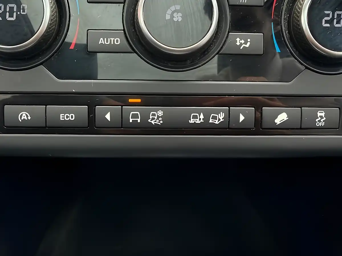 Used 2017 Land Rover Discovery Sport Hse Black White - Interior and Exterior details 15