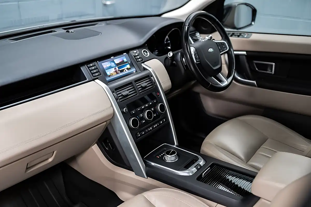 Used 2017 Land Rover Discovery Sport Hse Blue - Interior and Exterior details 11