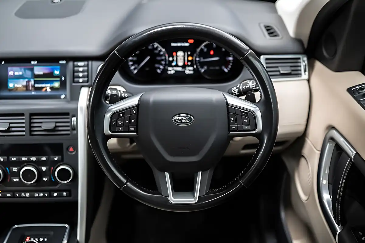 Used 2017 Land Rover Discovery Sport Hse Blue - Interior and Exterior details 15
