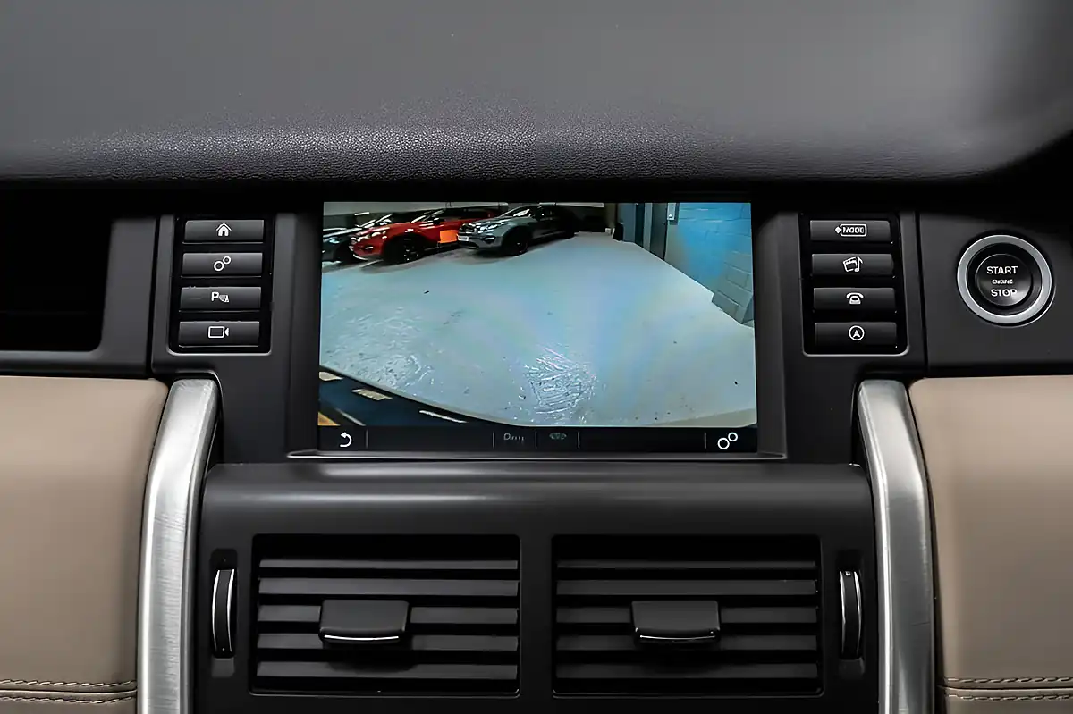 Used 2017 Land Rover Discovery Sport Hse Blue - Interior and Exterior details 17