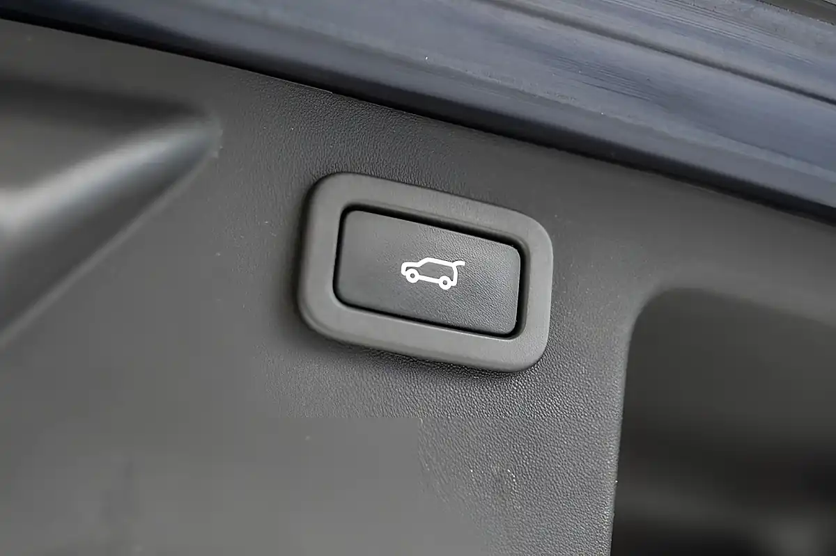 Used 2017 Land Rover Discovery Sport Hse Blue - Interior and Exterior details 19